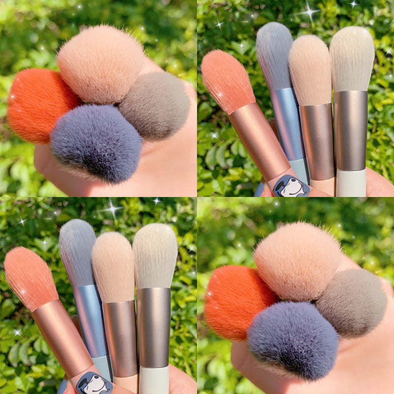 Wooden pole makeup brush - Beuti-Ful
