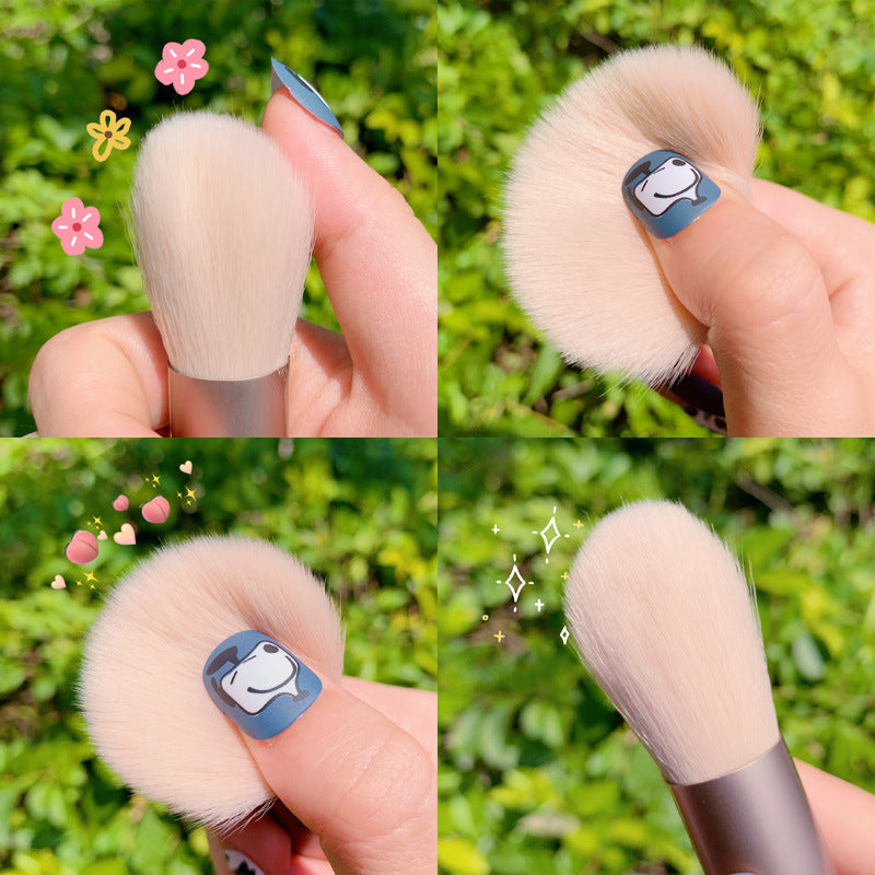 Wooden pole makeup brush - Beuti-Ful