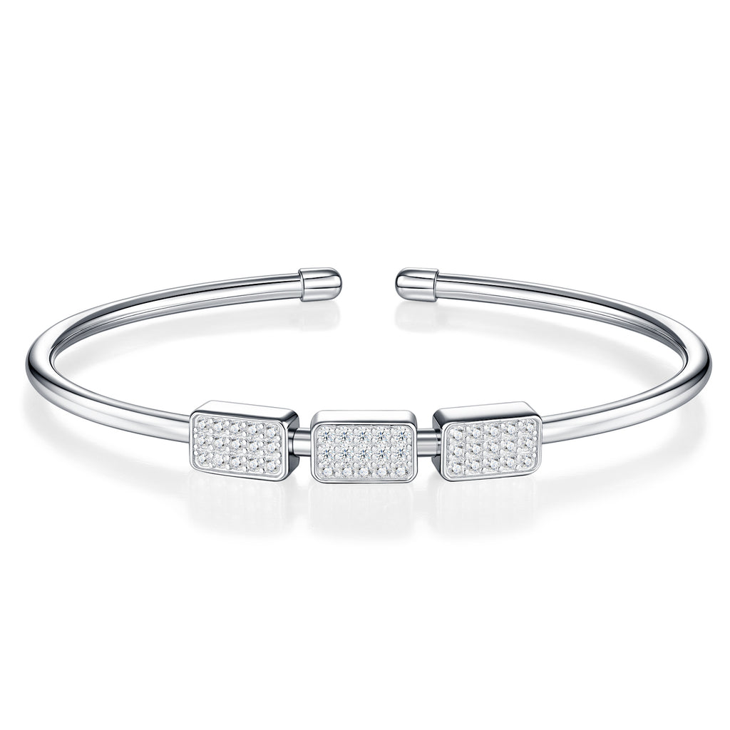 A Luxurious And Fashionable Minimalist Jewelry Bracelet Featuring Top-quality Moissanite, Made Of S925 Silver Electroplated With Platinum. - Beuti-Ful