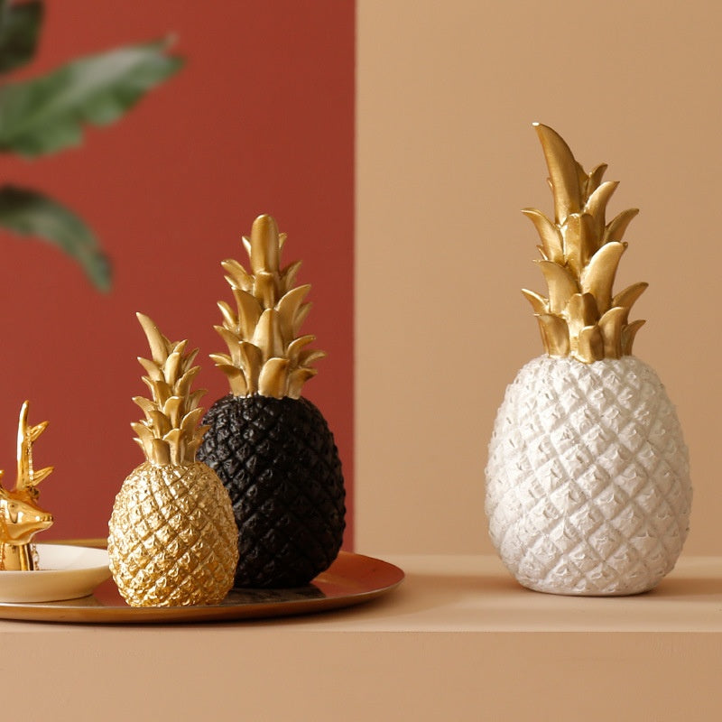 Kreative goldene Ananas-Dekoration für das Wohnzimmer