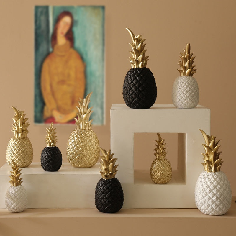 Kreative goldene Ananas-Dekoration für das Wohnzimmer