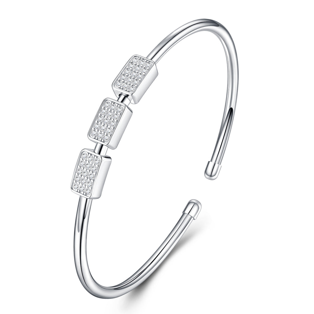 A Luxurious And Fashionable Minimalist Jewelry Bracelet Featuring Top-quality Moissanite, Made Of S925 Silver Electroplated With Platinum. - Beuti-Ful
