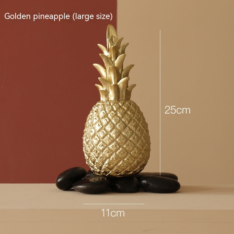 Kreative goldene Ananas-Dekoration für das Wohnzimmer